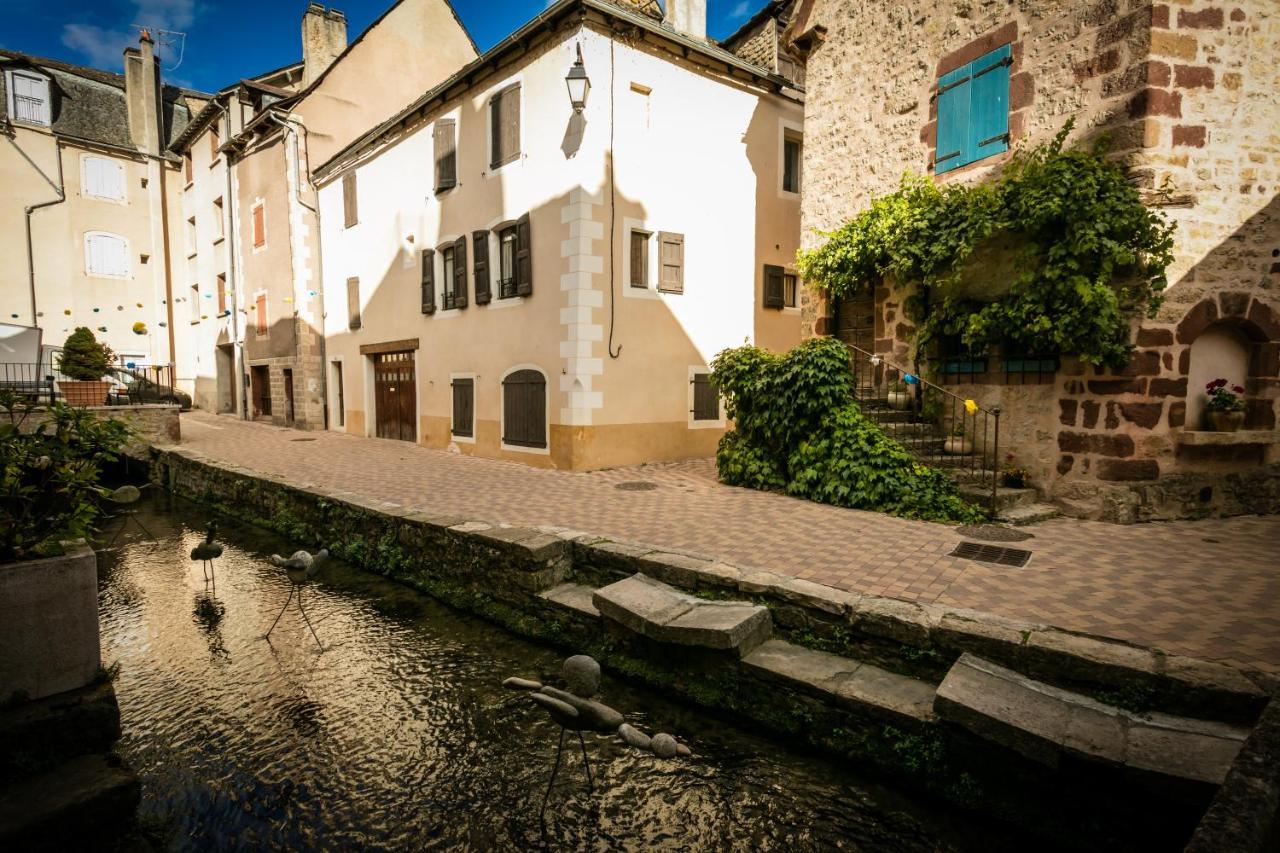 Logis Hotel Restaurant Du Commerce La Canourgue Zewnętrze zdjęcie