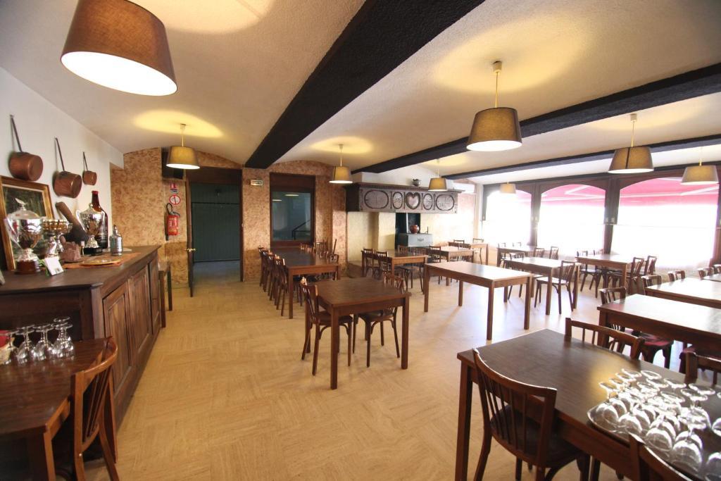 Logis Hotel Restaurant Du Commerce La Canourgue Zewnętrze zdjęcie