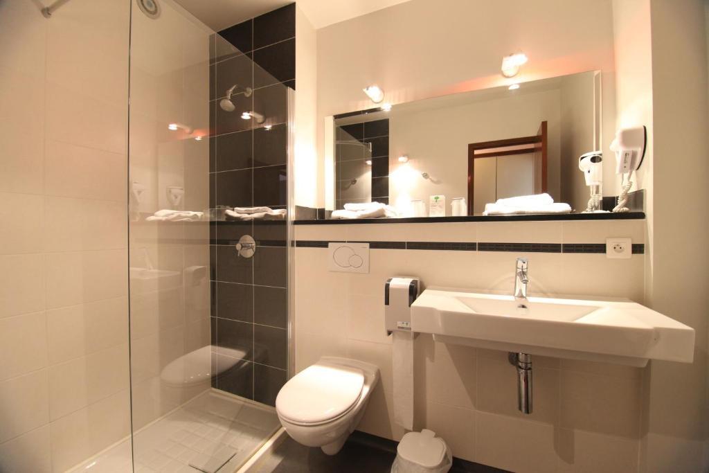 Logis Hotel Restaurant Du Commerce La Canourgue Zewnętrze zdjęcie