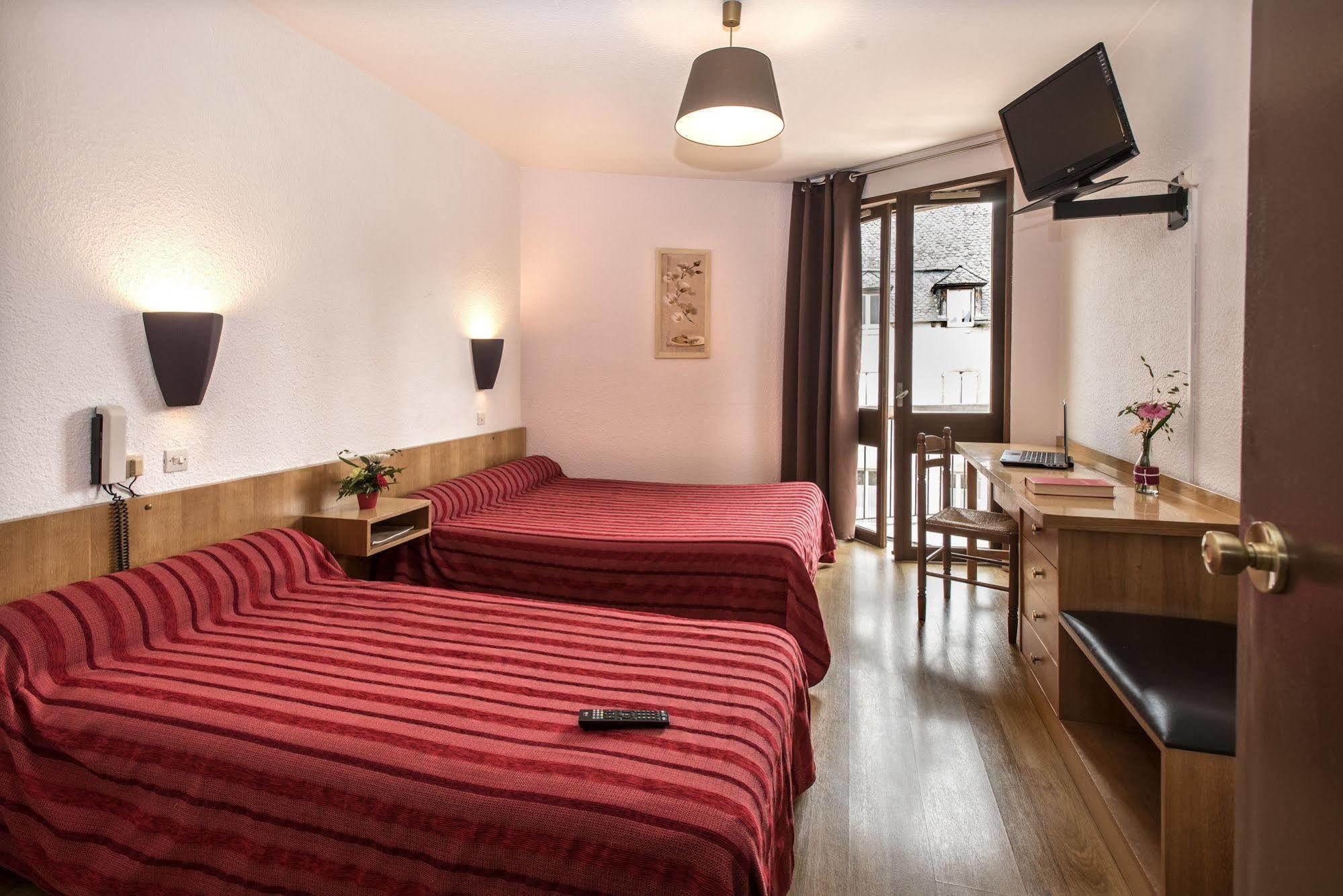 Logis Hotel Restaurant Du Commerce La Canourgue Zewnętrze zdjęcie