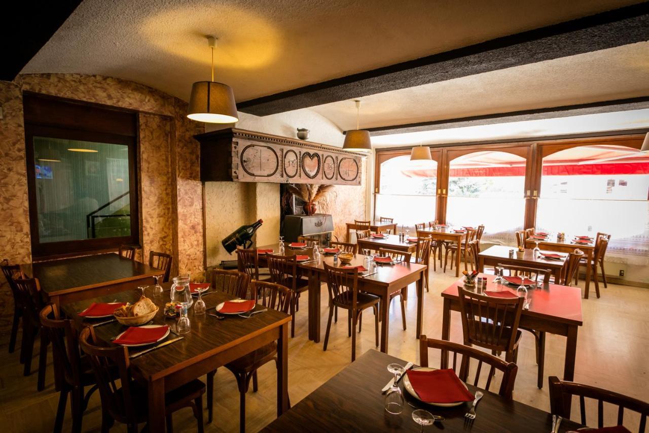 Logis Hotel Restaurant Du Commerce La Canourgue Zewnętrze zdjęcie